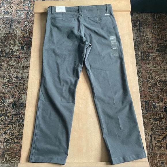 Eddie Bauer Men's Flex Wrinkle-Resistant Sport Chinos - Classic 35x32 - Picture 11 of 13